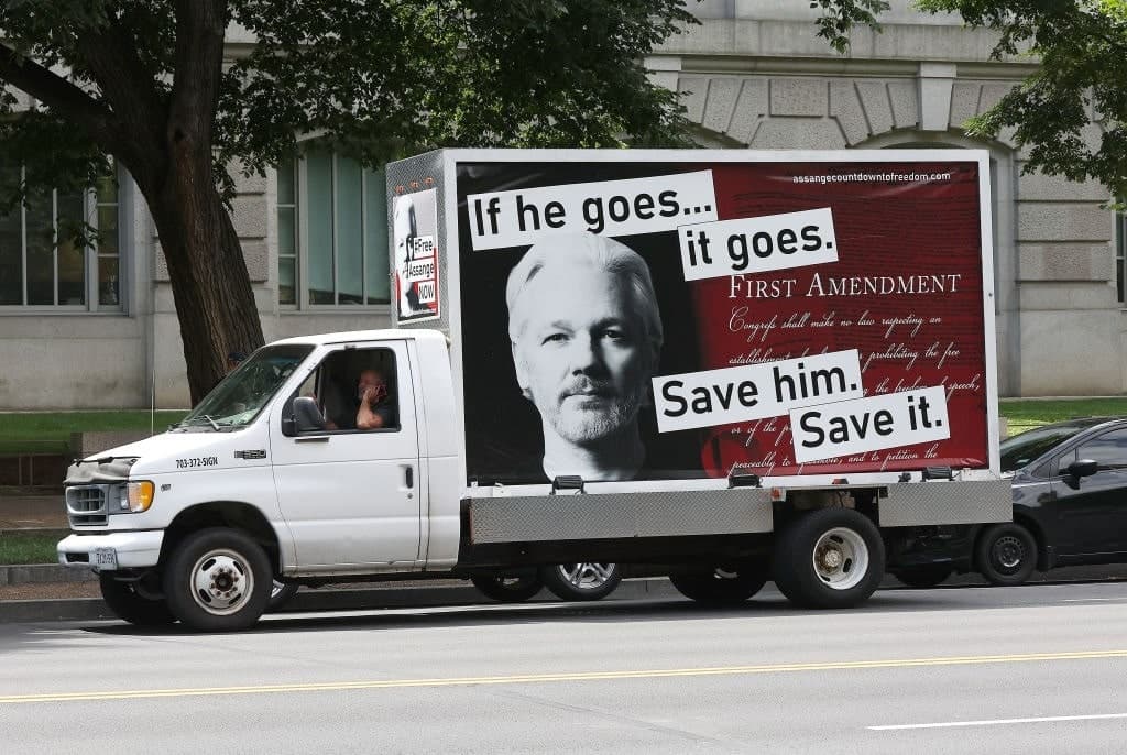 GettyImages-1415440329 (1) Julian Assange