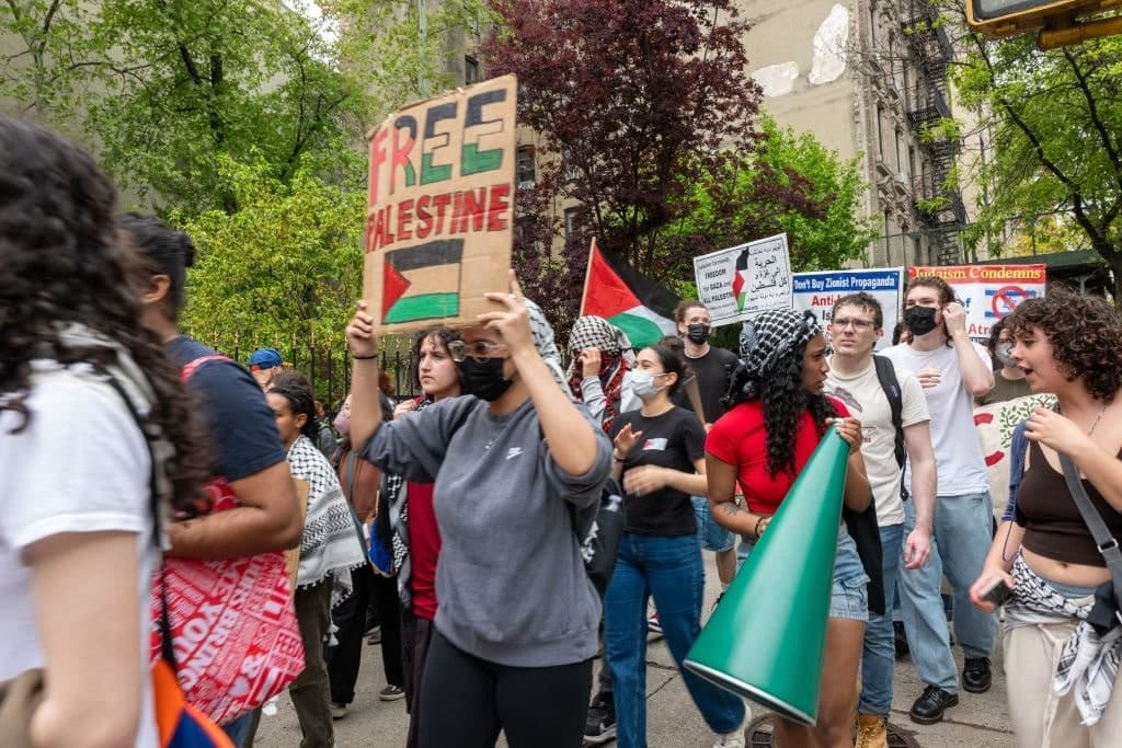 GettyImages-2151810868 college protesters