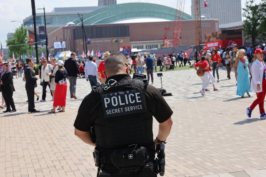 GettyImages -2162313035 - Secret Service